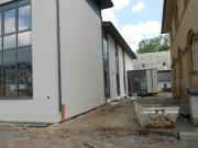 seitlicher Blick zwischen Grundschule und Rathaus
Stand: 08.07.2013